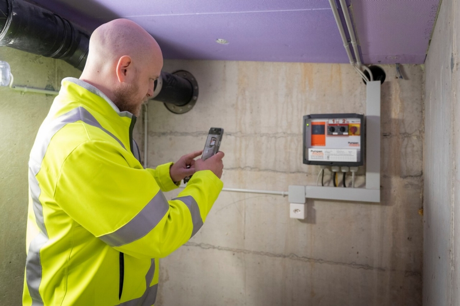 Für die Dokumentation macht Marko Samardzic Fotos von Anlagen.